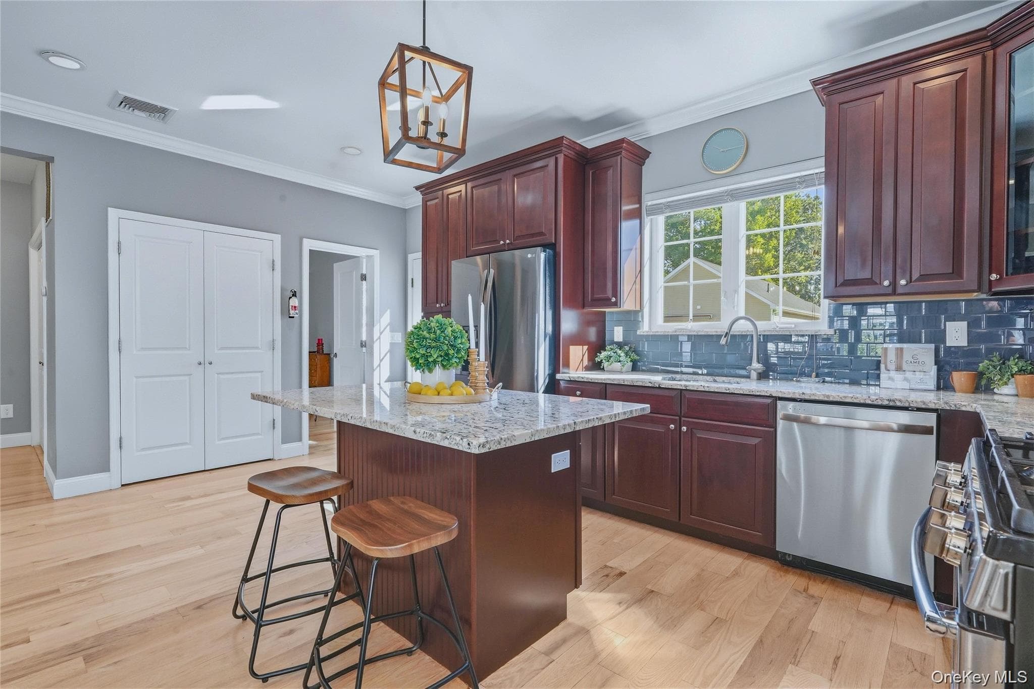 9 Emerson Terrace thumbnail 9