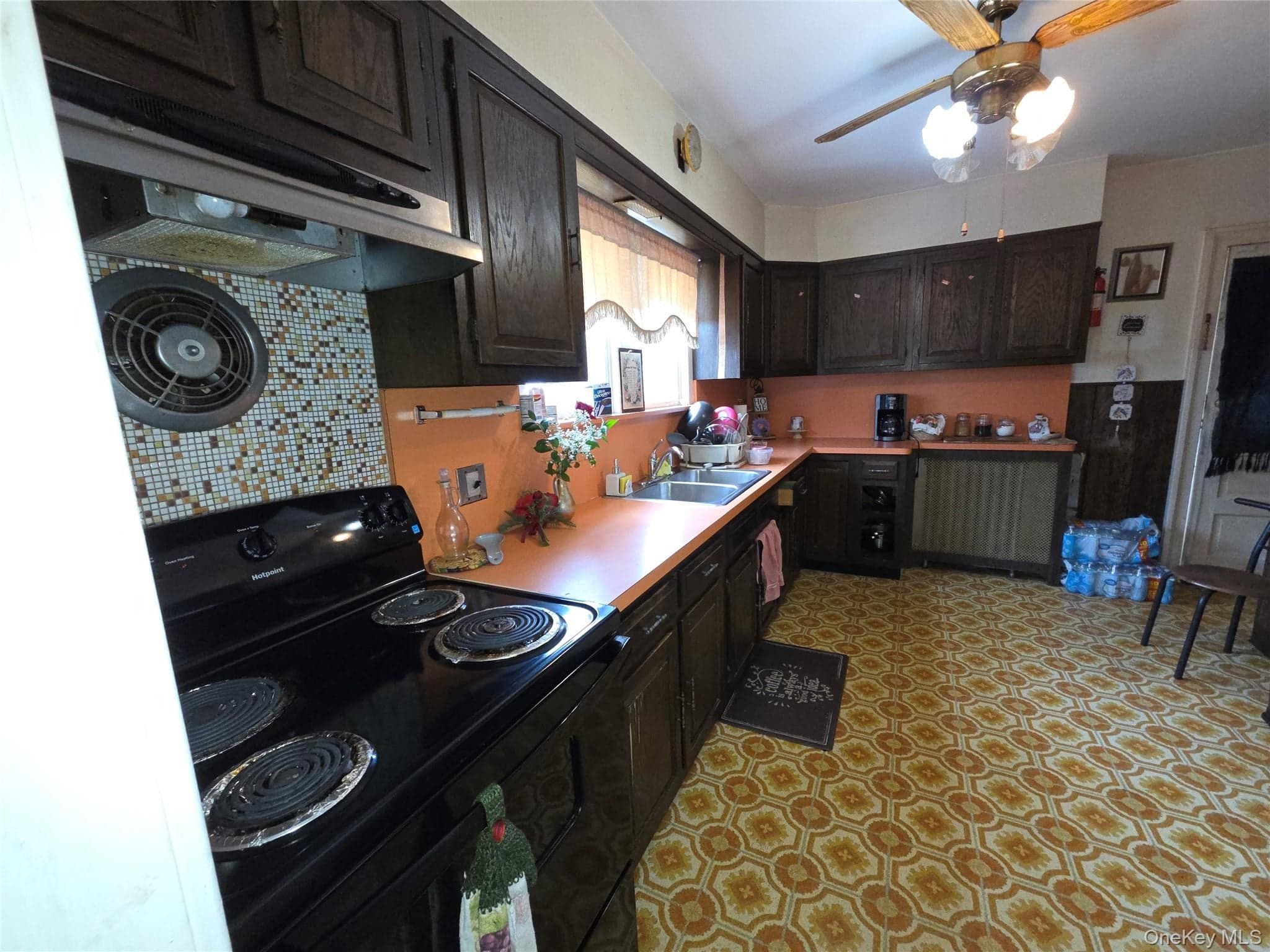 208 S Grand Avenue thumbnail 9