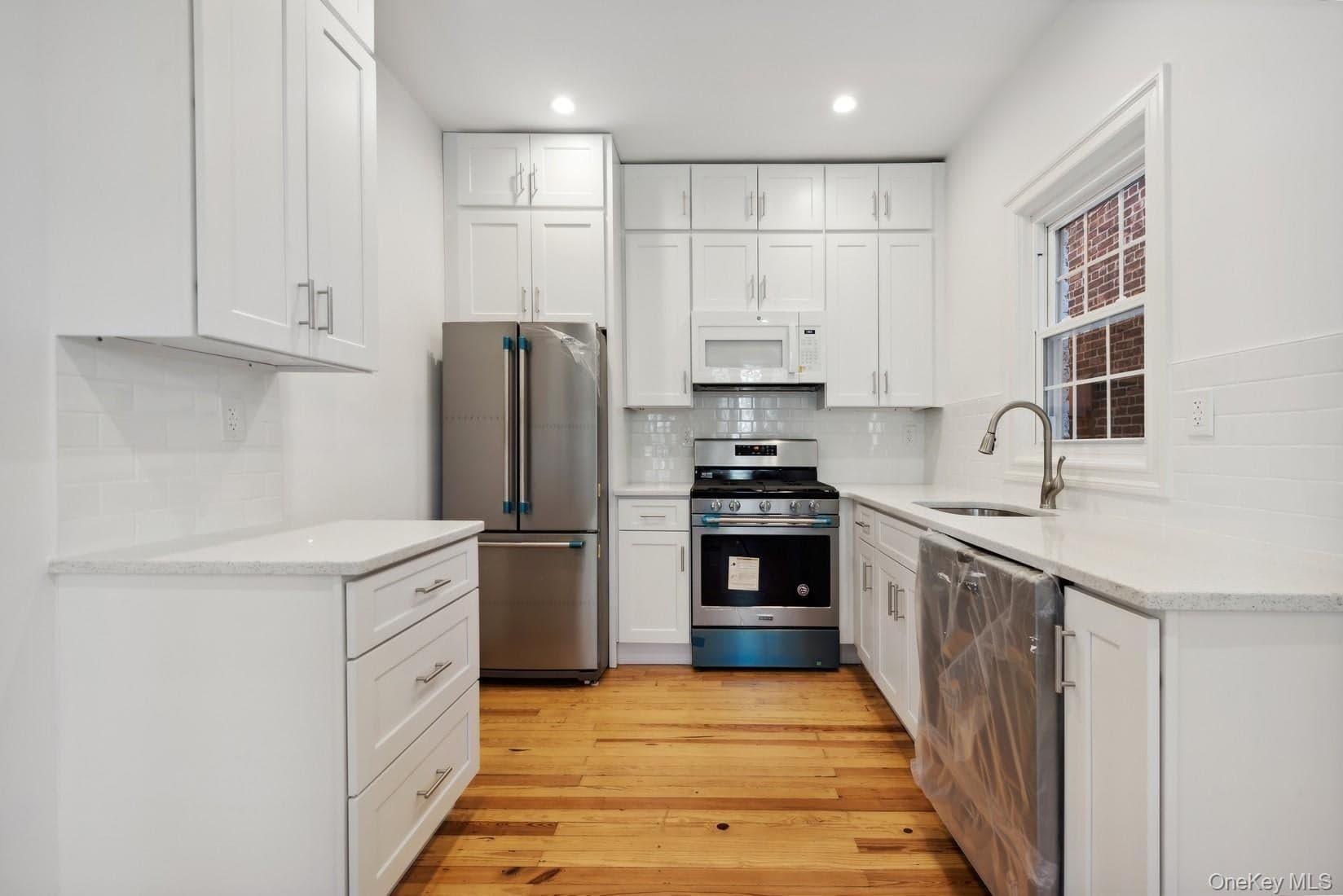 64-23 Alderton Street Unit: PH thumbnail 5