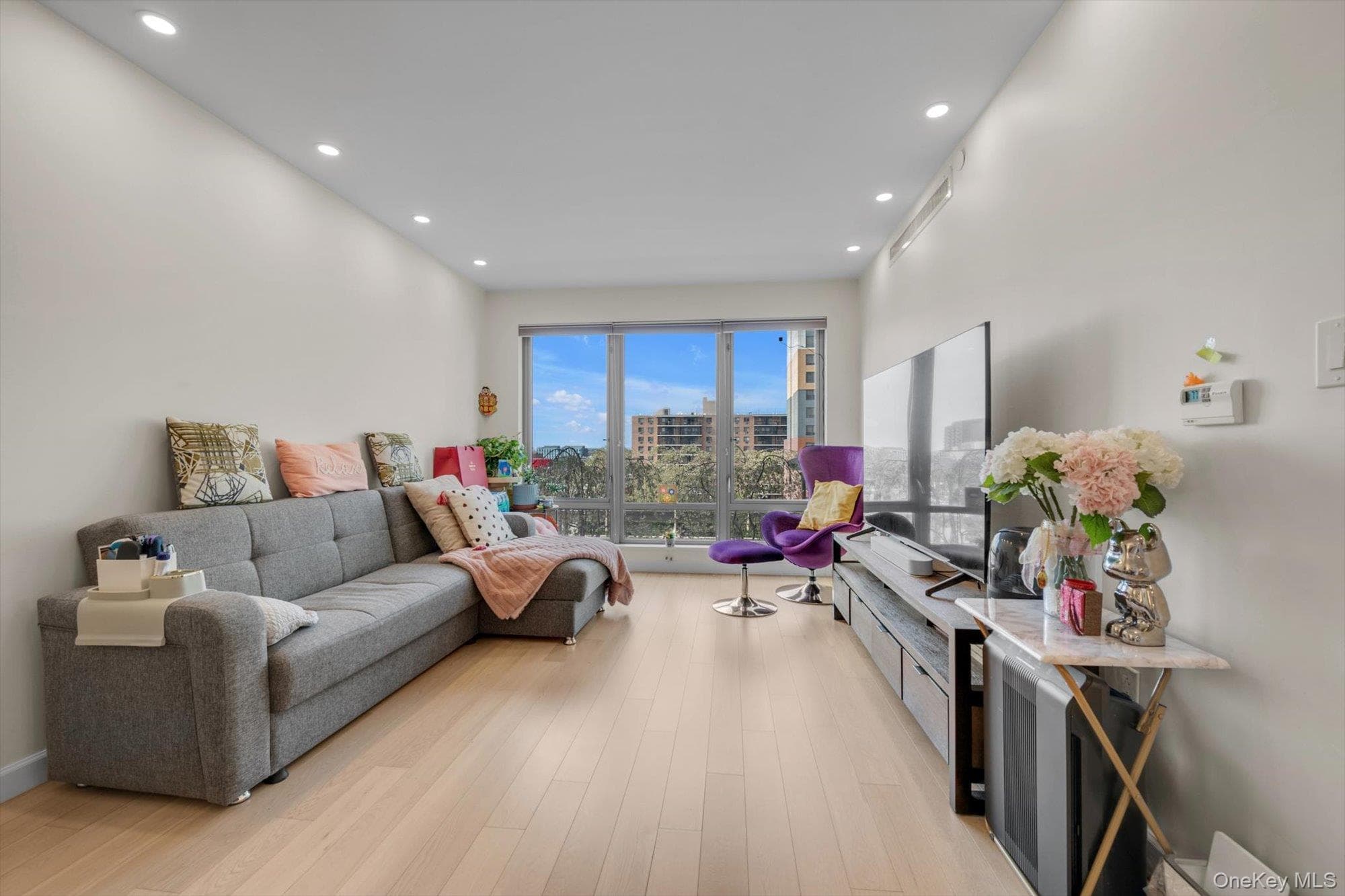 138-35 39th Avenue Unit: 5L thumbnail 2