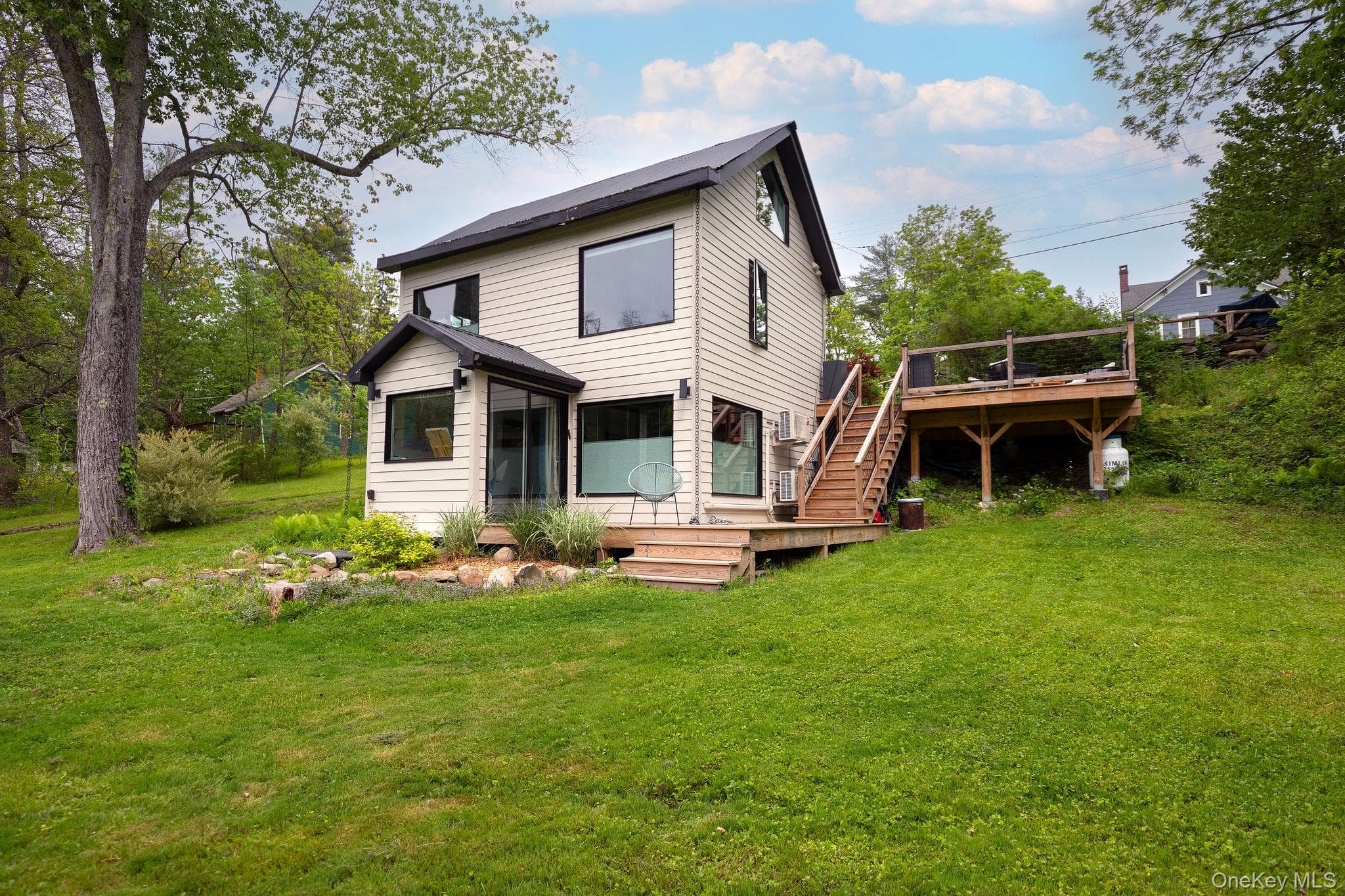 18 Lake Hill Road thumbnail 2