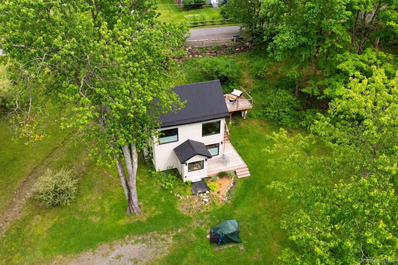18 Lake Hill Road thumbnail 4