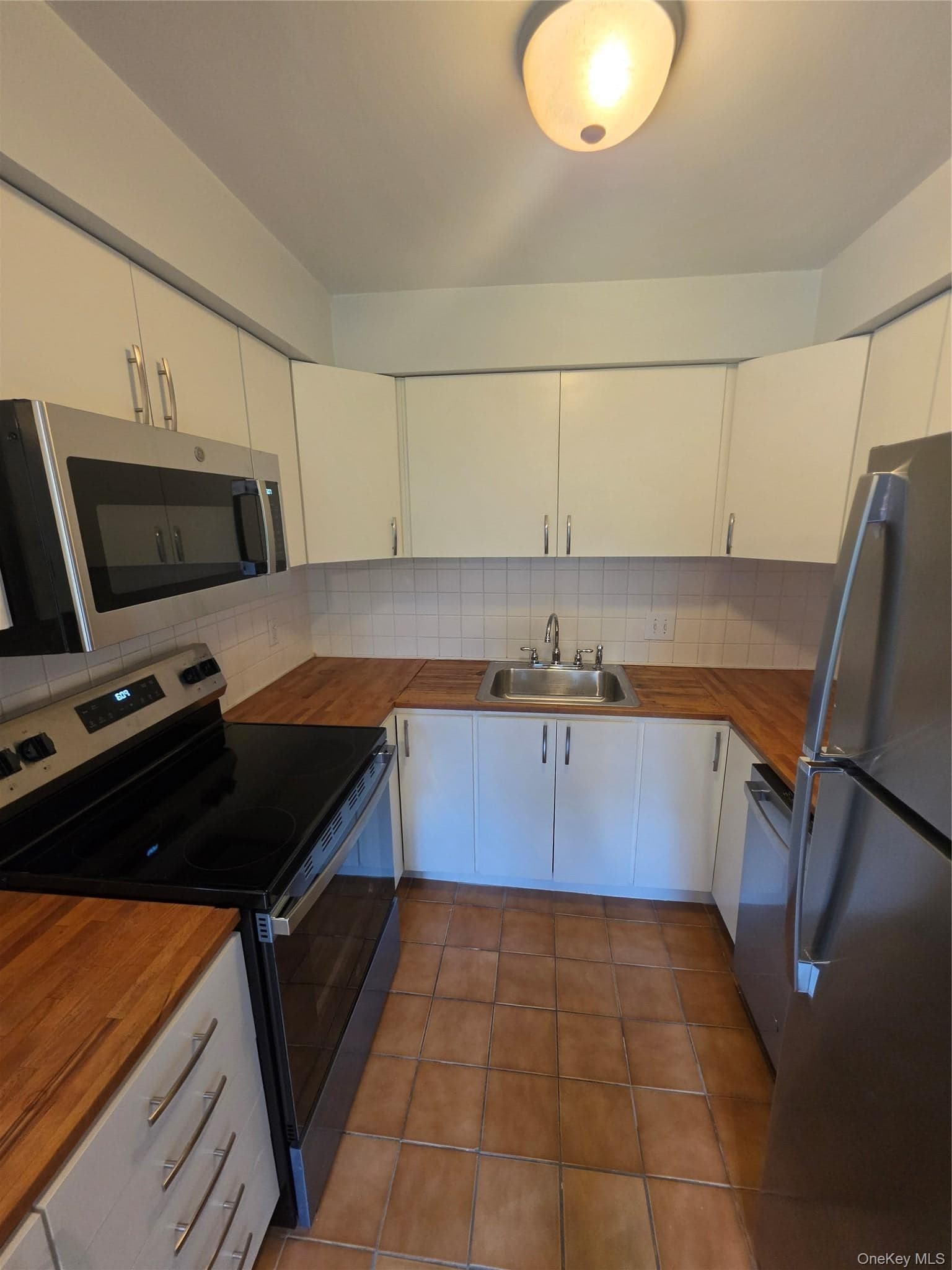21 Orchard Heights thumbnail 5