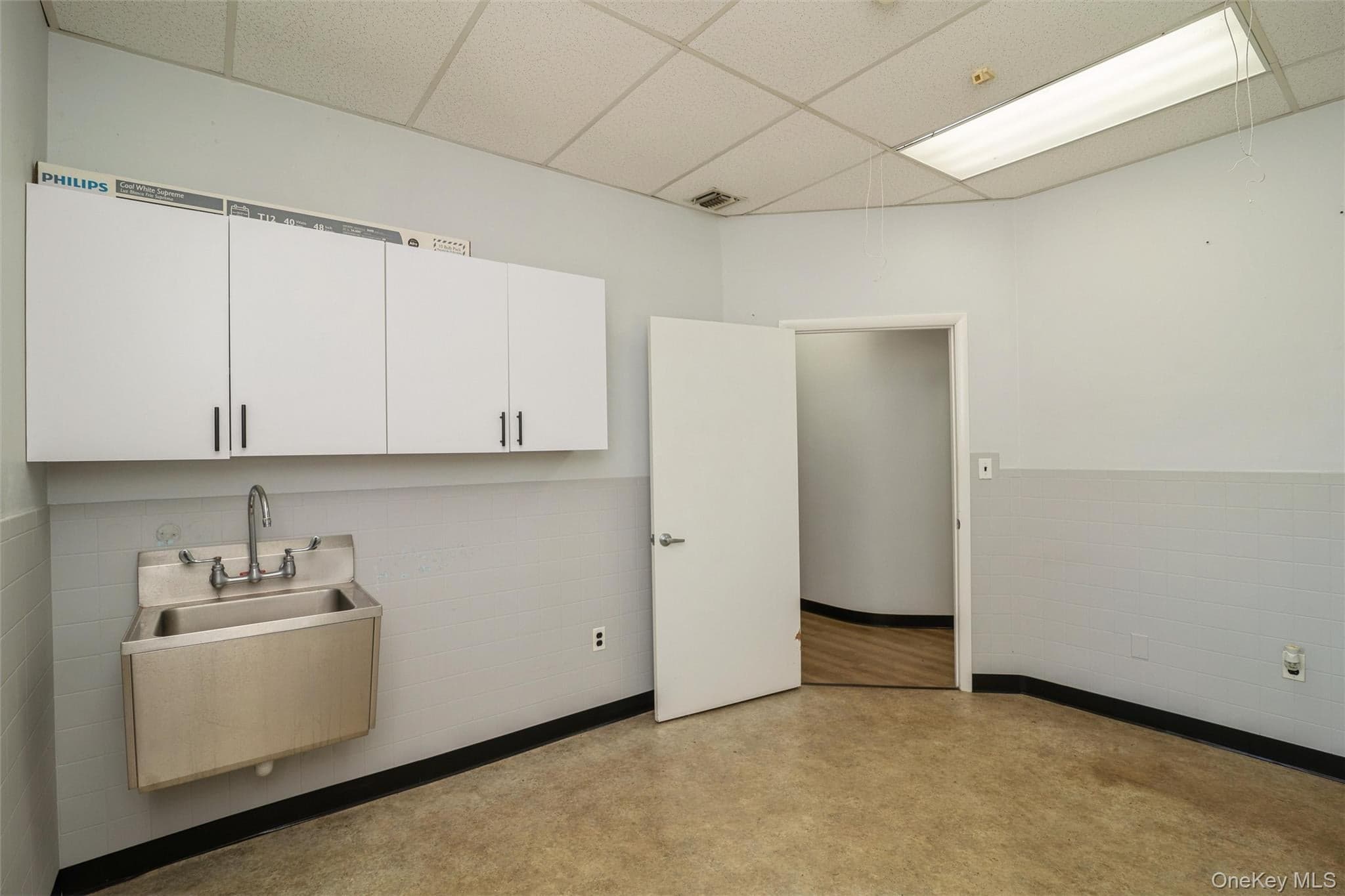 1641A Medford Avenue thumbnail 23