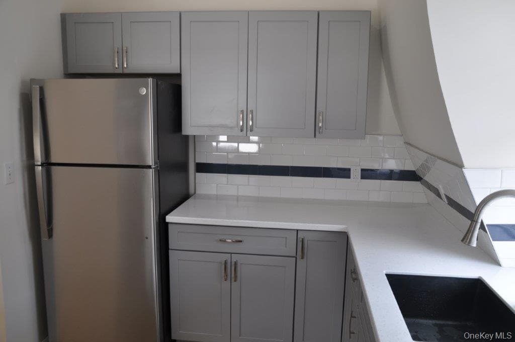 11-13 Edgemont Road Rd thumbnail 7