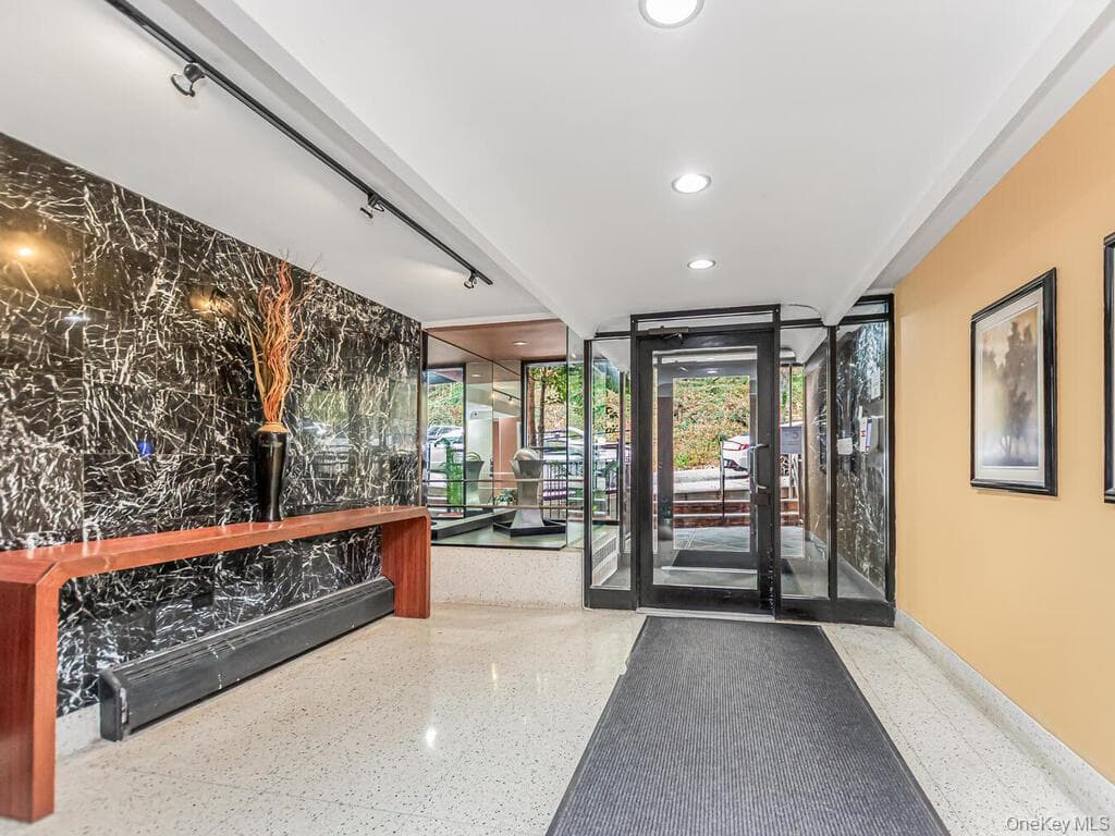 2750 Johnson Avenue Unit: 4 thumbnail 14