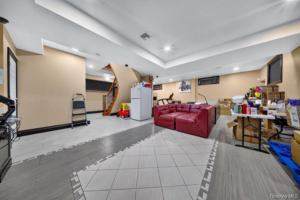 242-14 83rd Avenue thumbnail 24