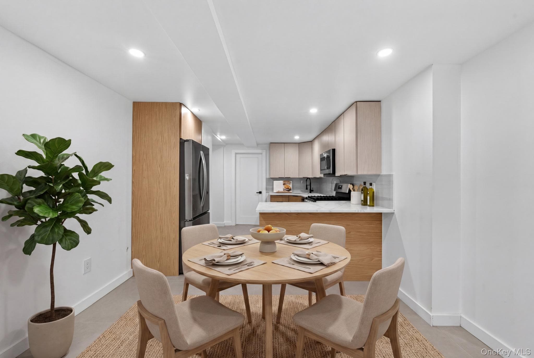 511 E 54th Street thumbnail 10