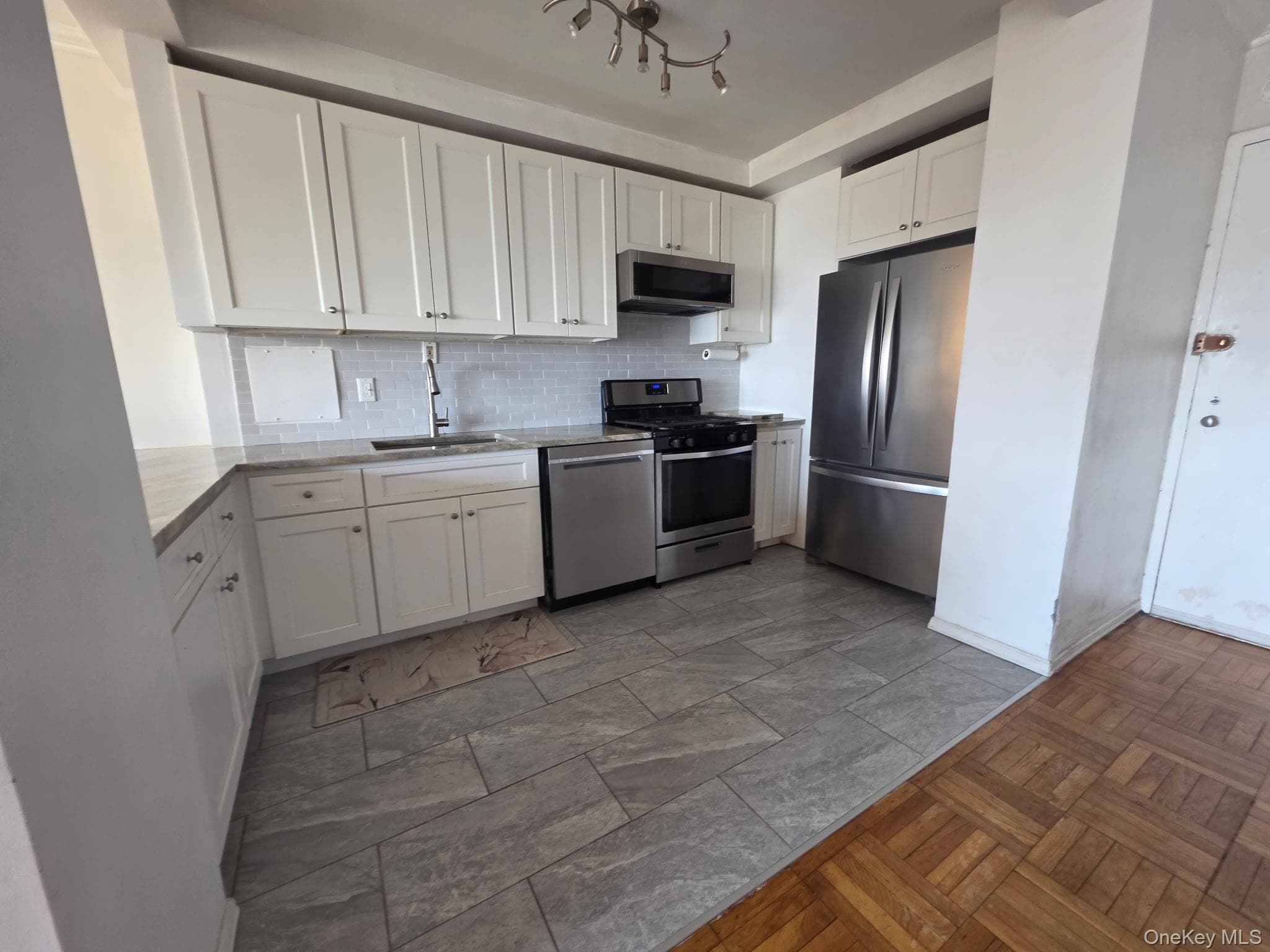 8 Fordham Hill Oval Unit: 10B thumbnail 3