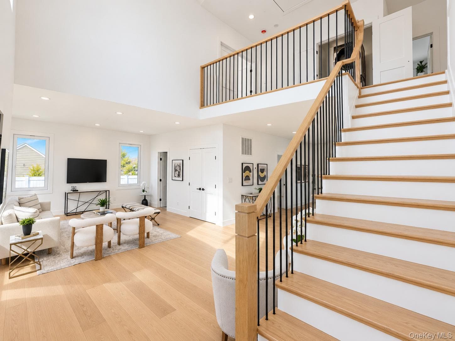 557 Knoll Ct CT thumbnail 3