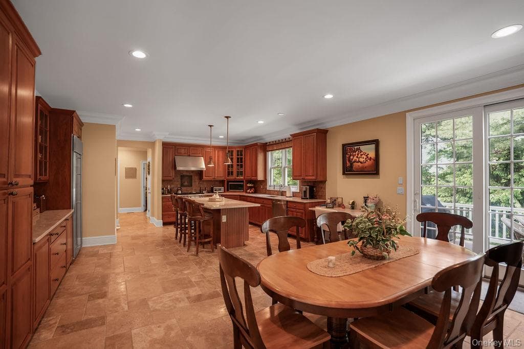 899 Harbor View Road thumbnail 9