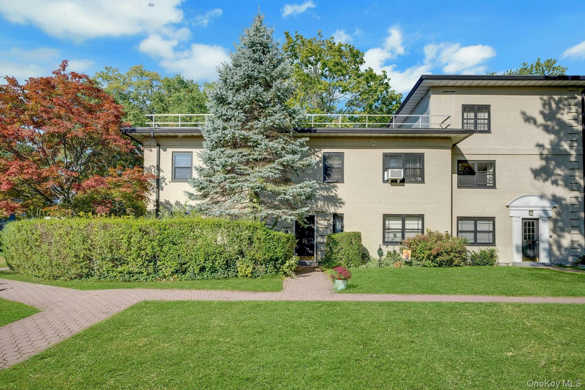 26 Manchester Road Unit: 2L, Eastchester