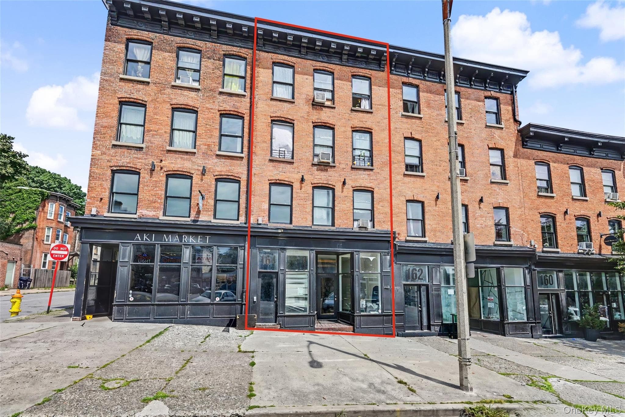 164 Broadway photo 1