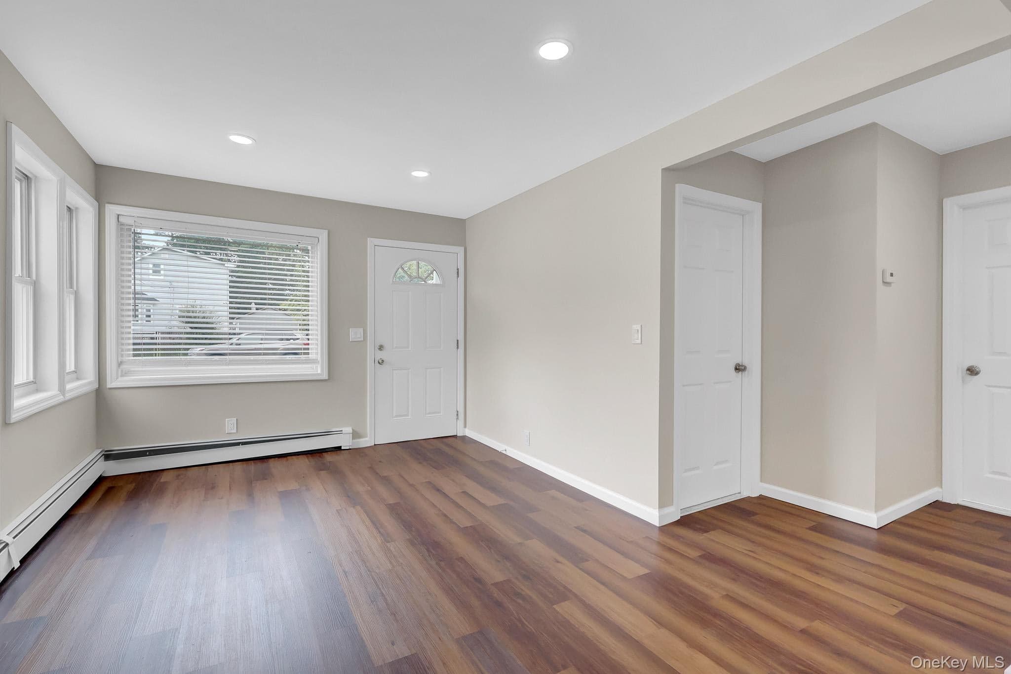 386 Tallwood Drive thumbnail 3