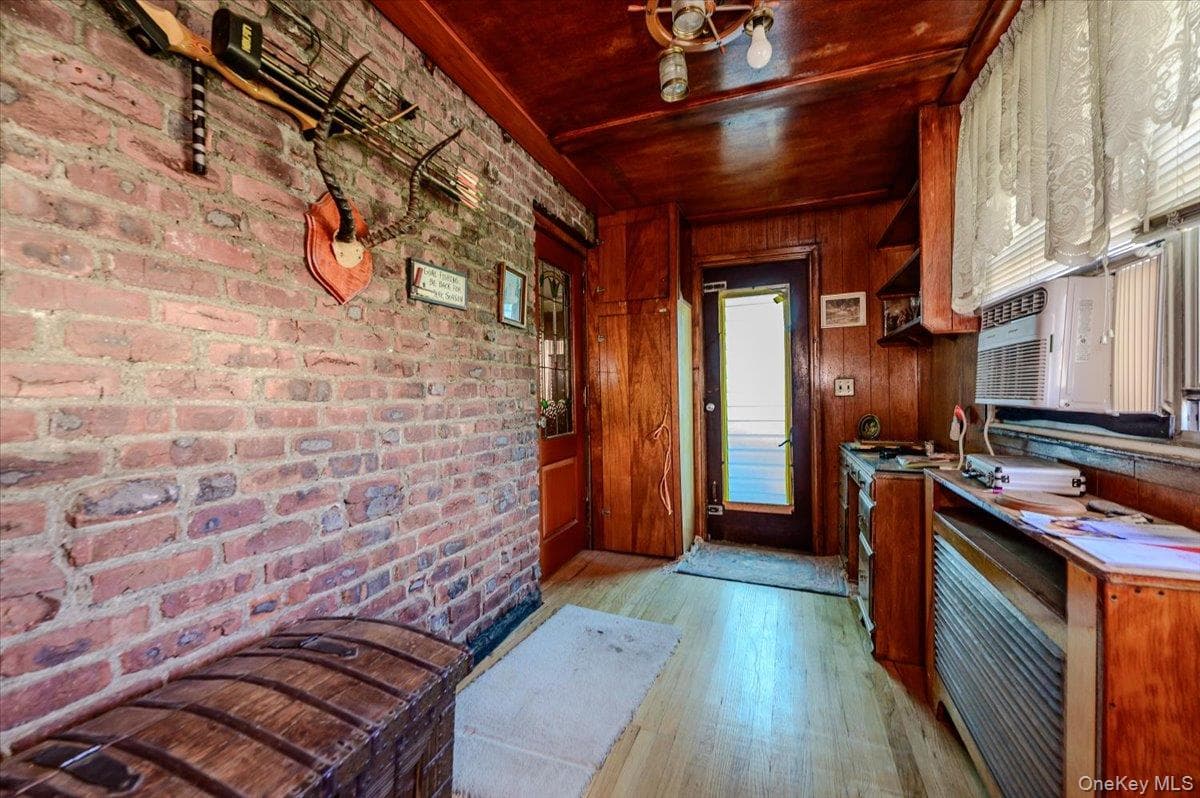 631 Kimball Avenue thumbnail 12