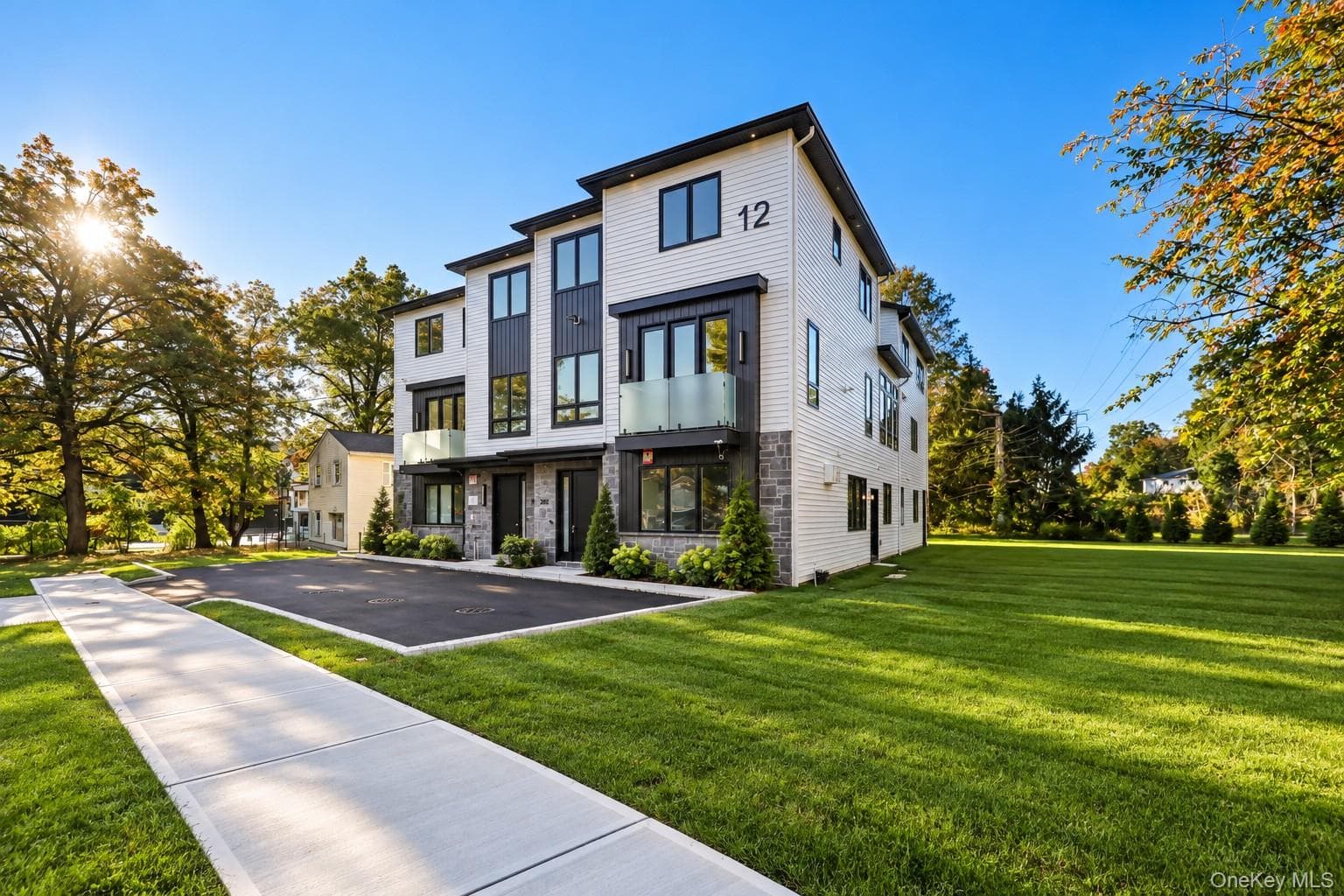 12 Sherman Drive Unit: 202 thumbnail 2