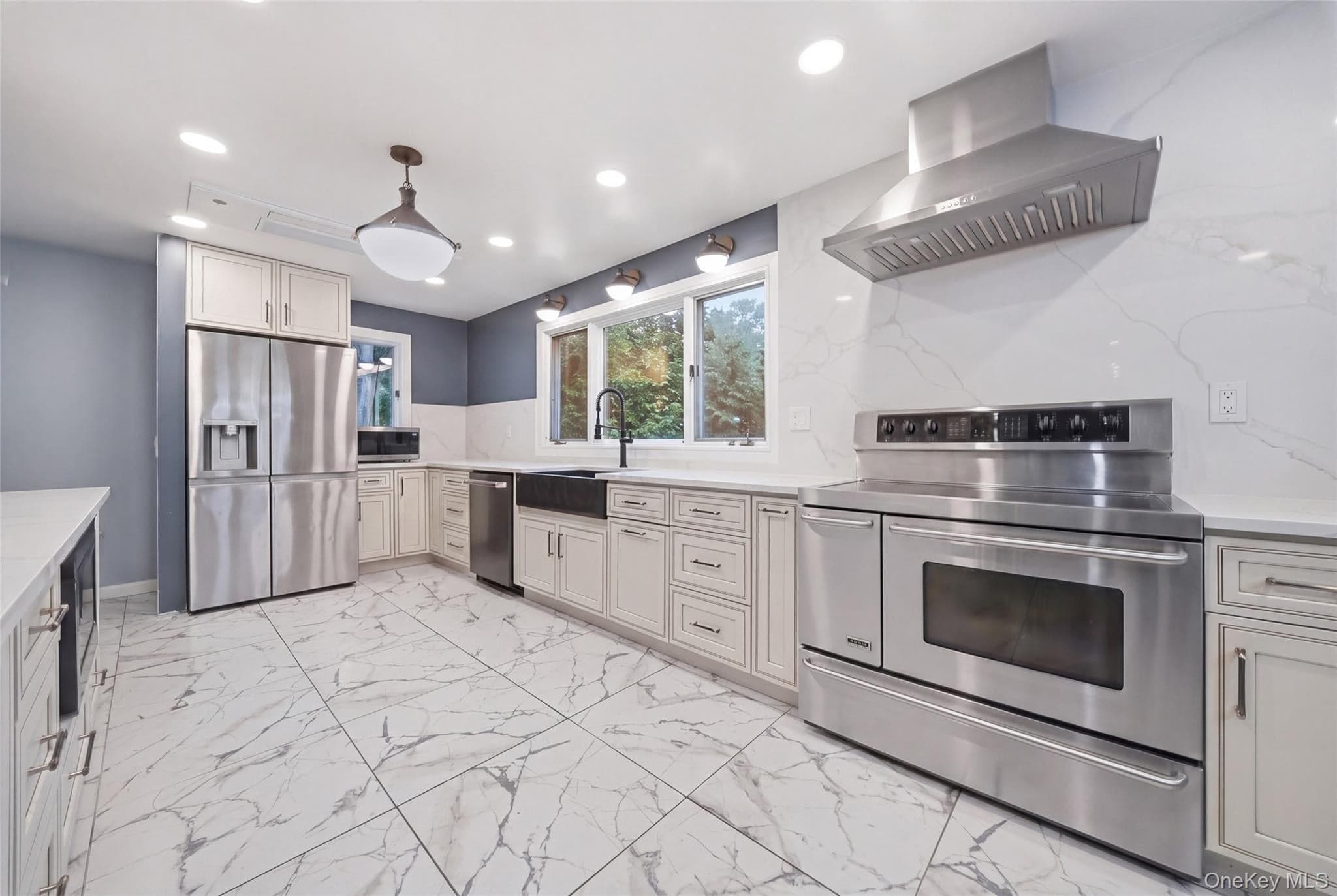85 Nassau Drive thumbnail 13