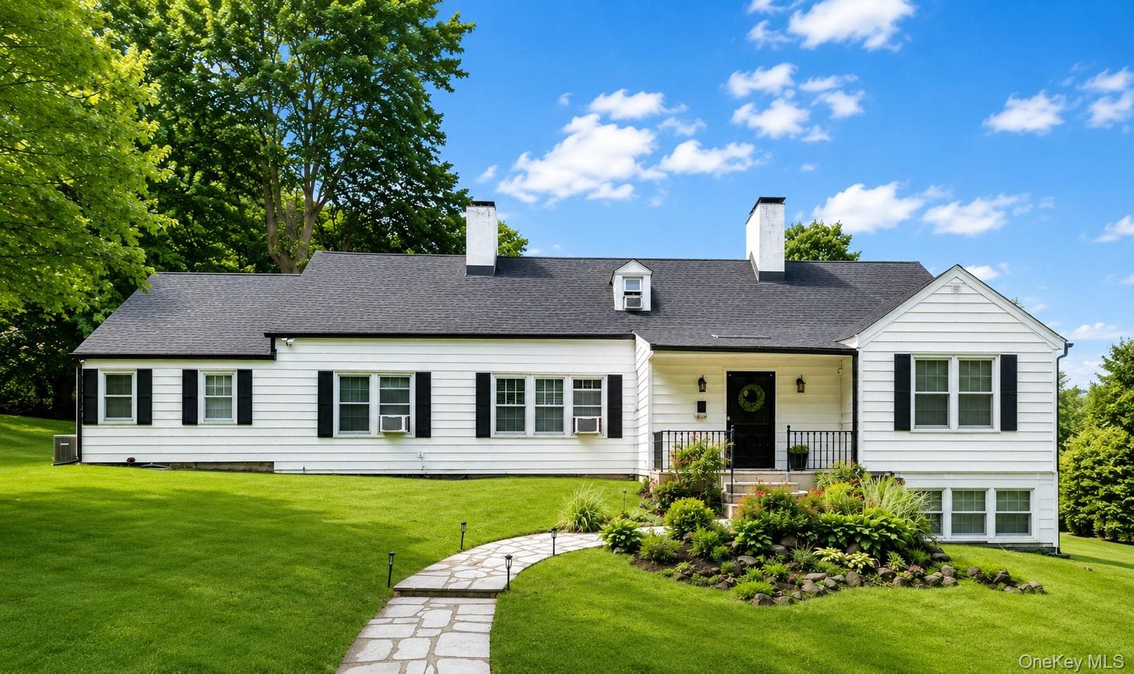 85 Nassau Drive thumbnail 3