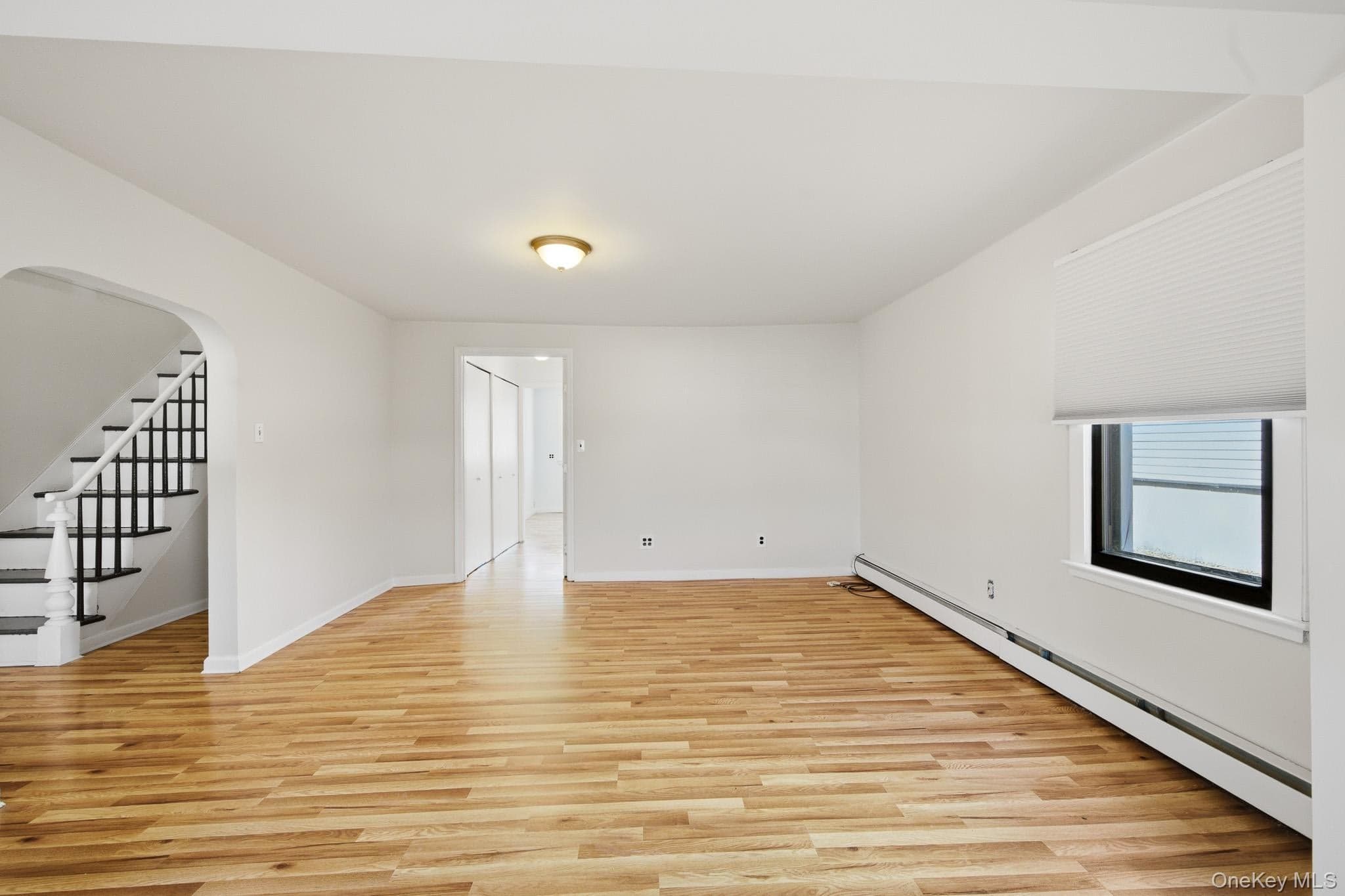 94 E Lakewood Street thumbnail 3