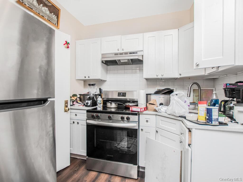 1406 White Plains Road thumbnail 11