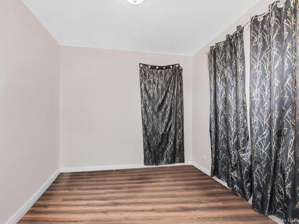 1406 White Plains Road thumbnail 35
