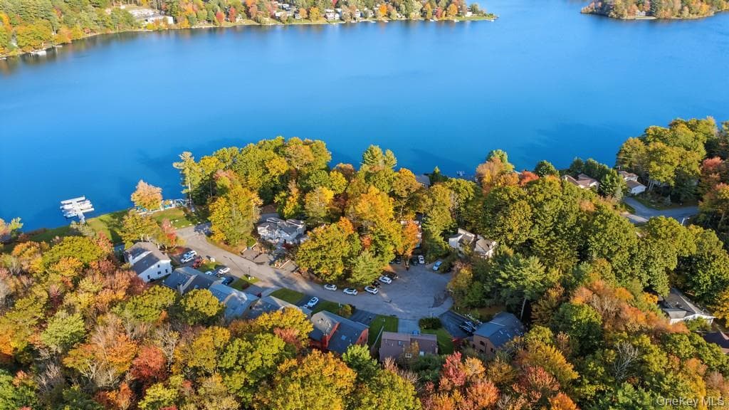 20 Lakeview Court photo 1