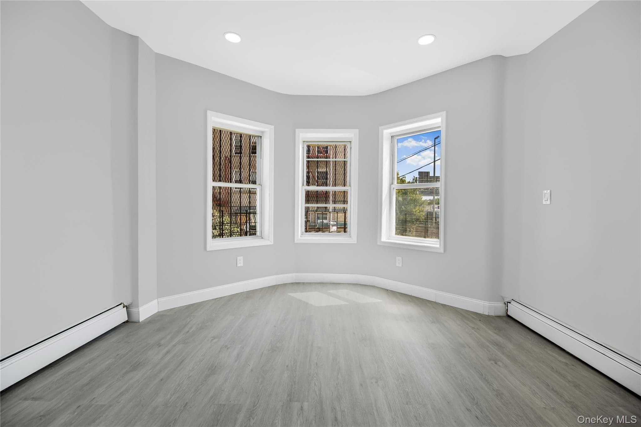 1893 Longfellow Avenue thumbnail 17