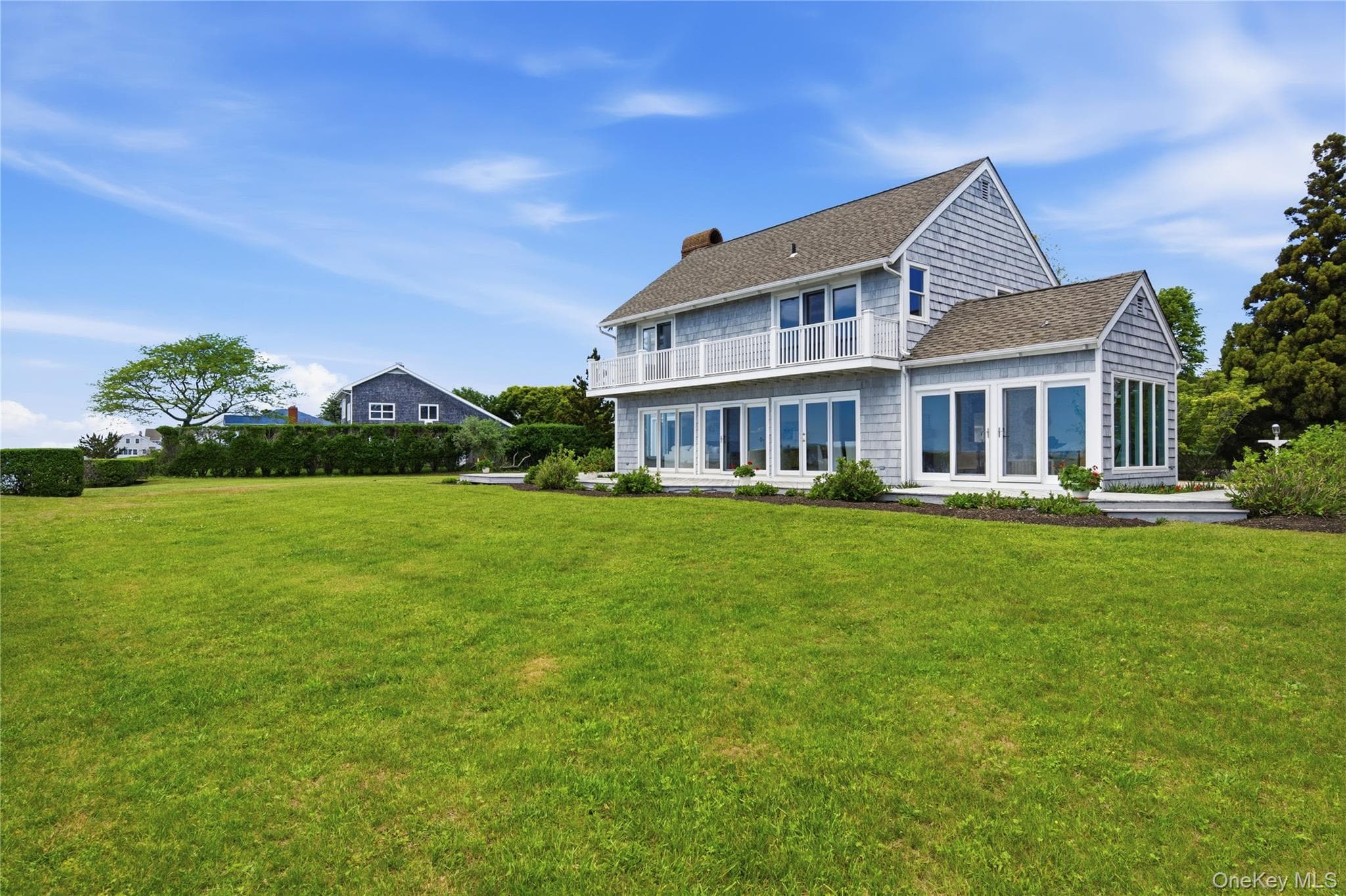 90 Peconic Avenue thumbnail 32