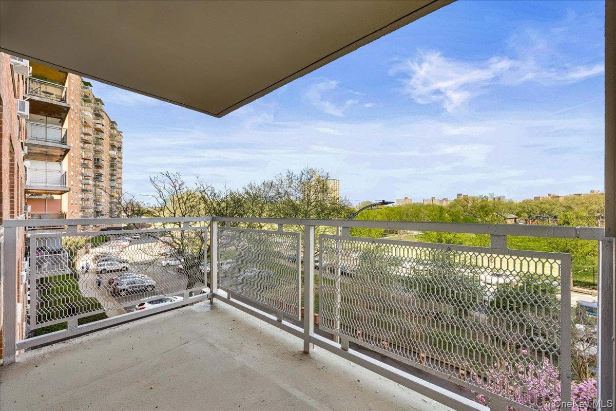 880 Boynton Avenue Unit: 10H thumbnail 28