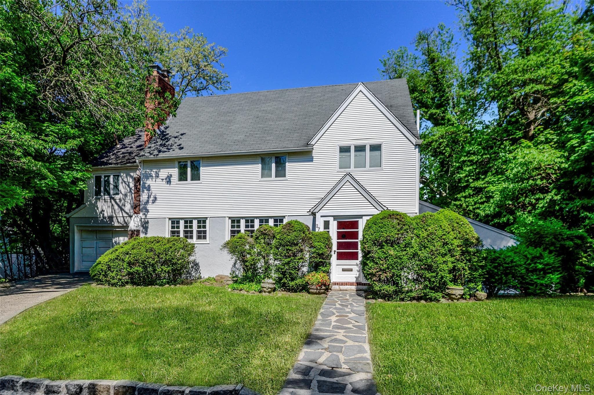 27 Ridge Drive, Great Neck