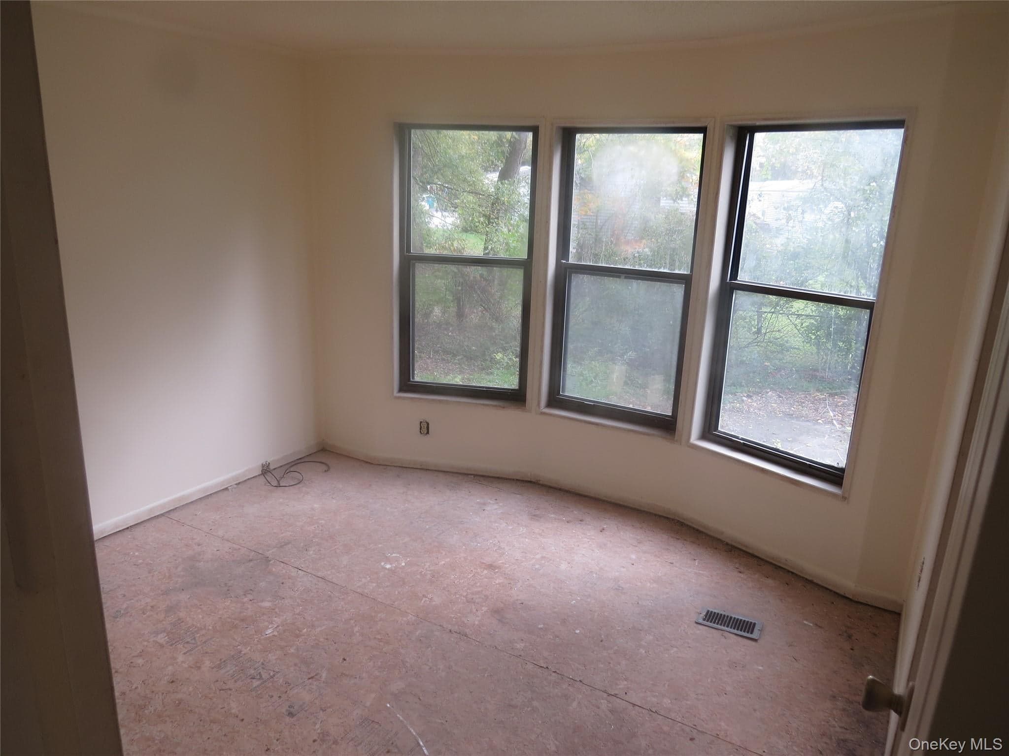 723 Beekman Road Unit: 75 thumbnail 4