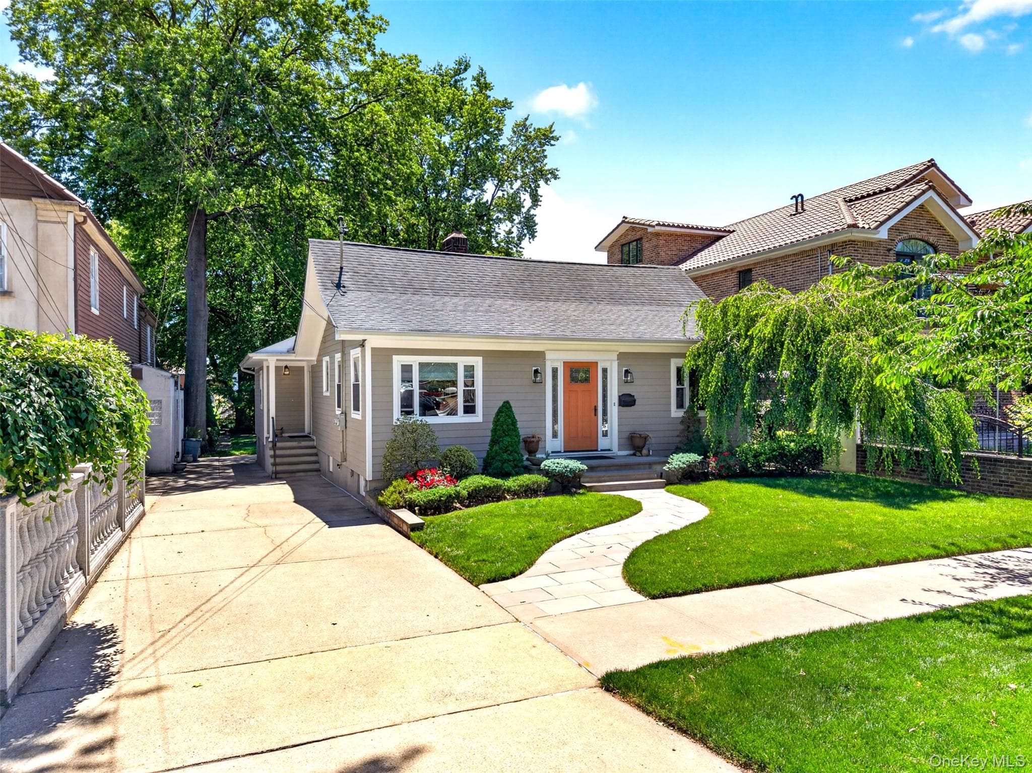 146-24 Bayside Avenue thumbnail 2