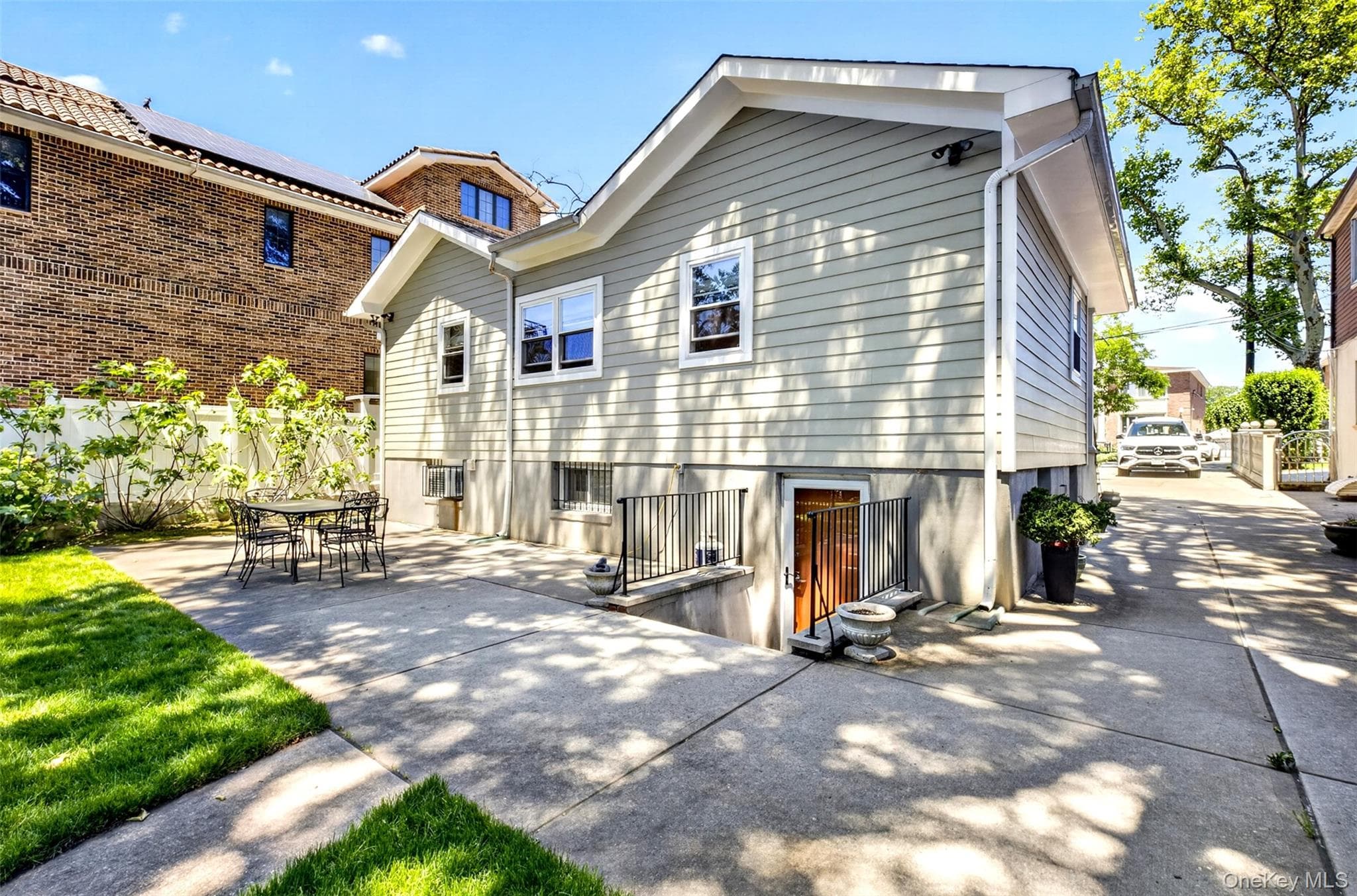 146-24 Bayside Avenue thumbnail 27