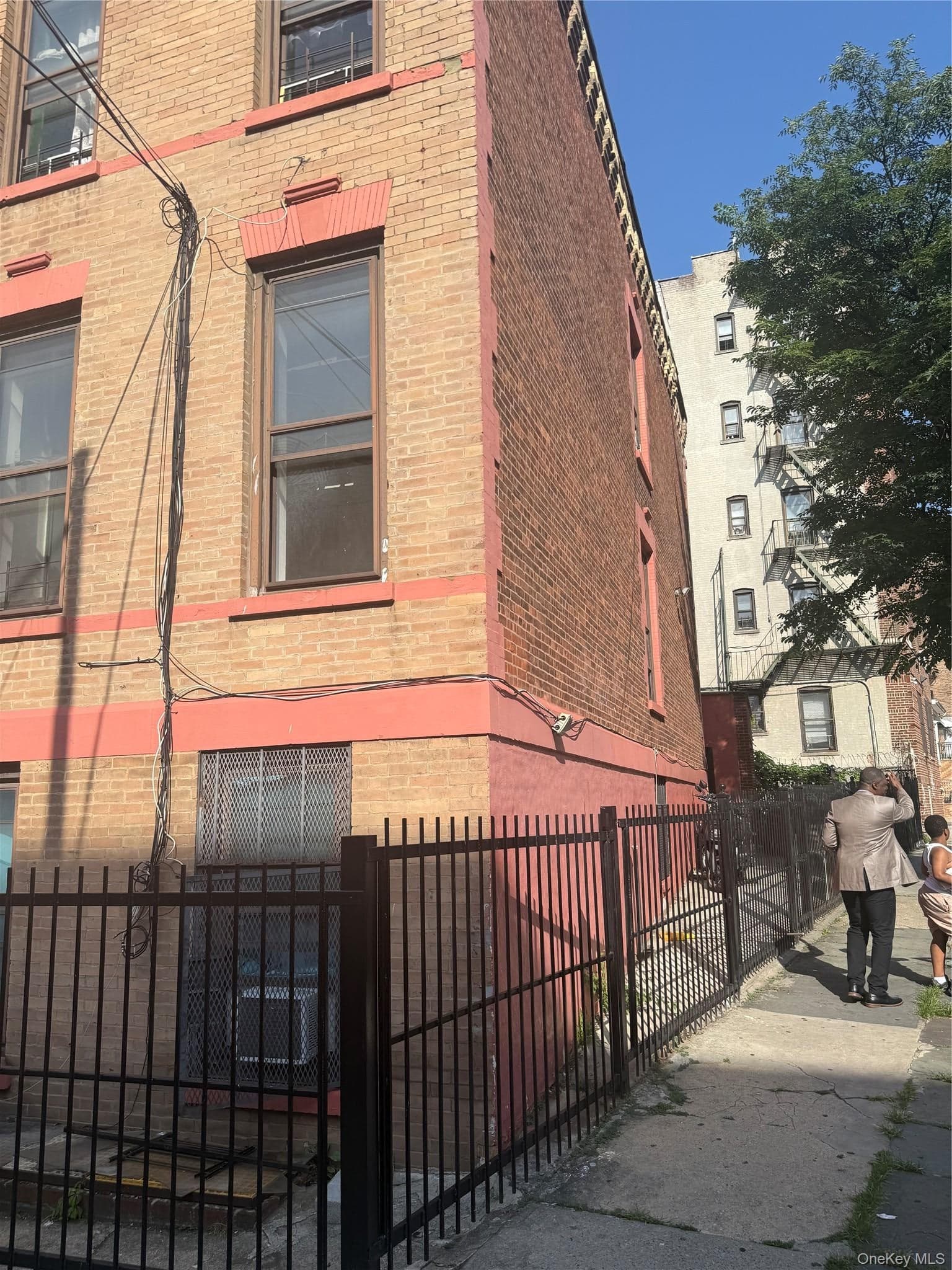 2186 Washington Avenue thumbnail 2
