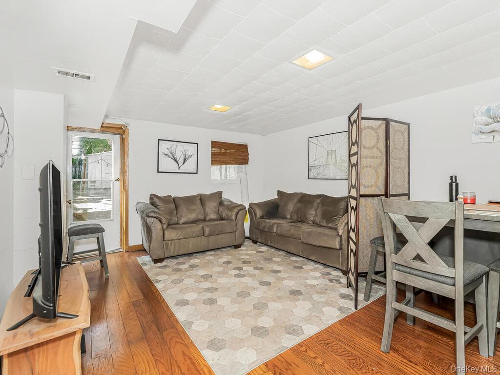 2951 Kingsland Avenue thumbnail 6