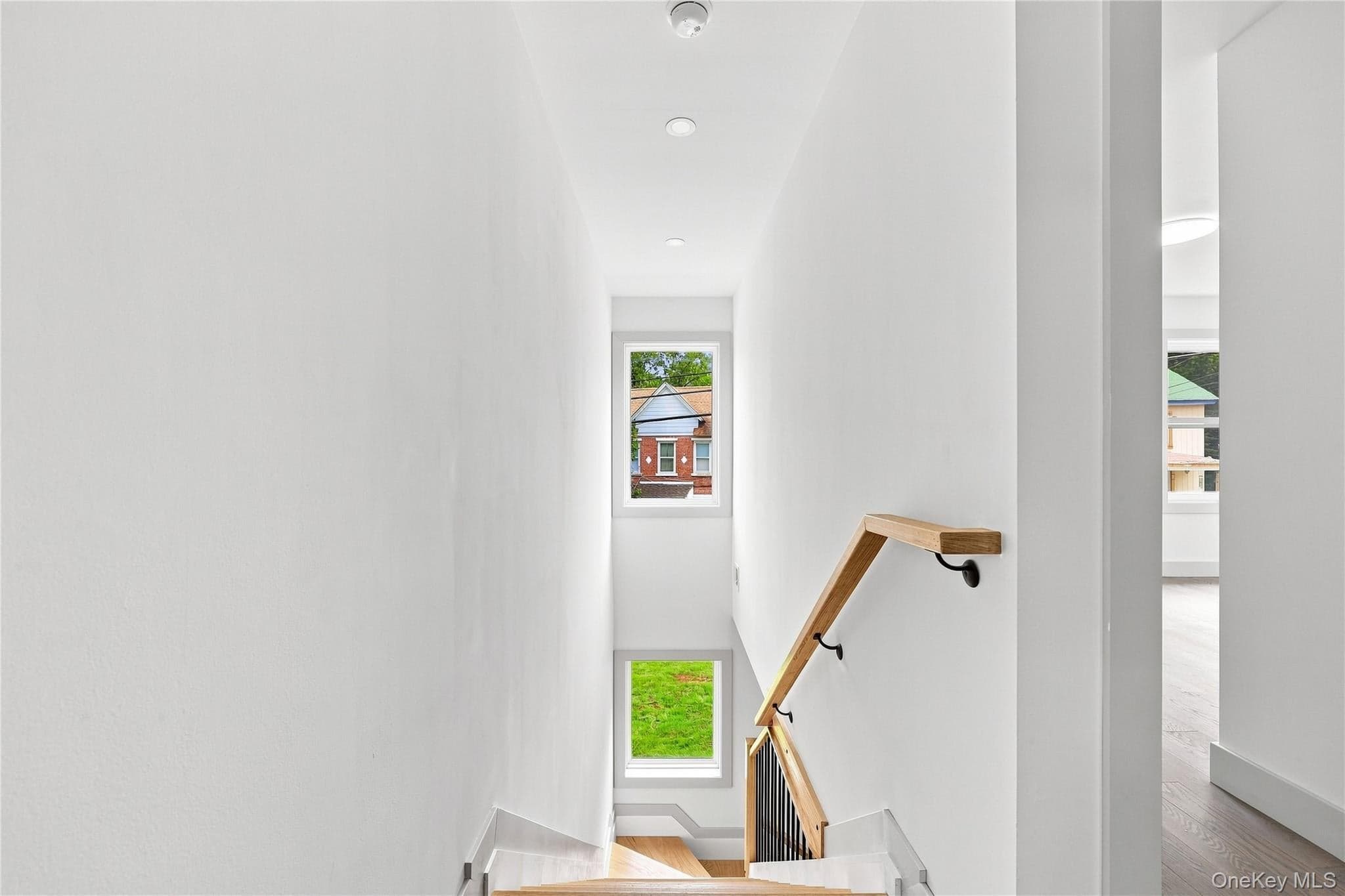 183 Center Street thumbnail 18