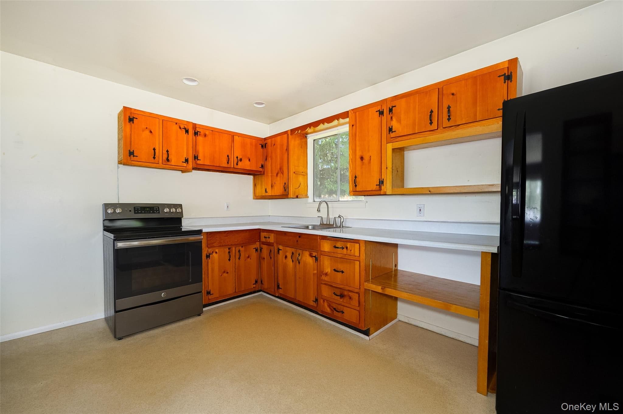 22 Howland Avenue thumbnail 4