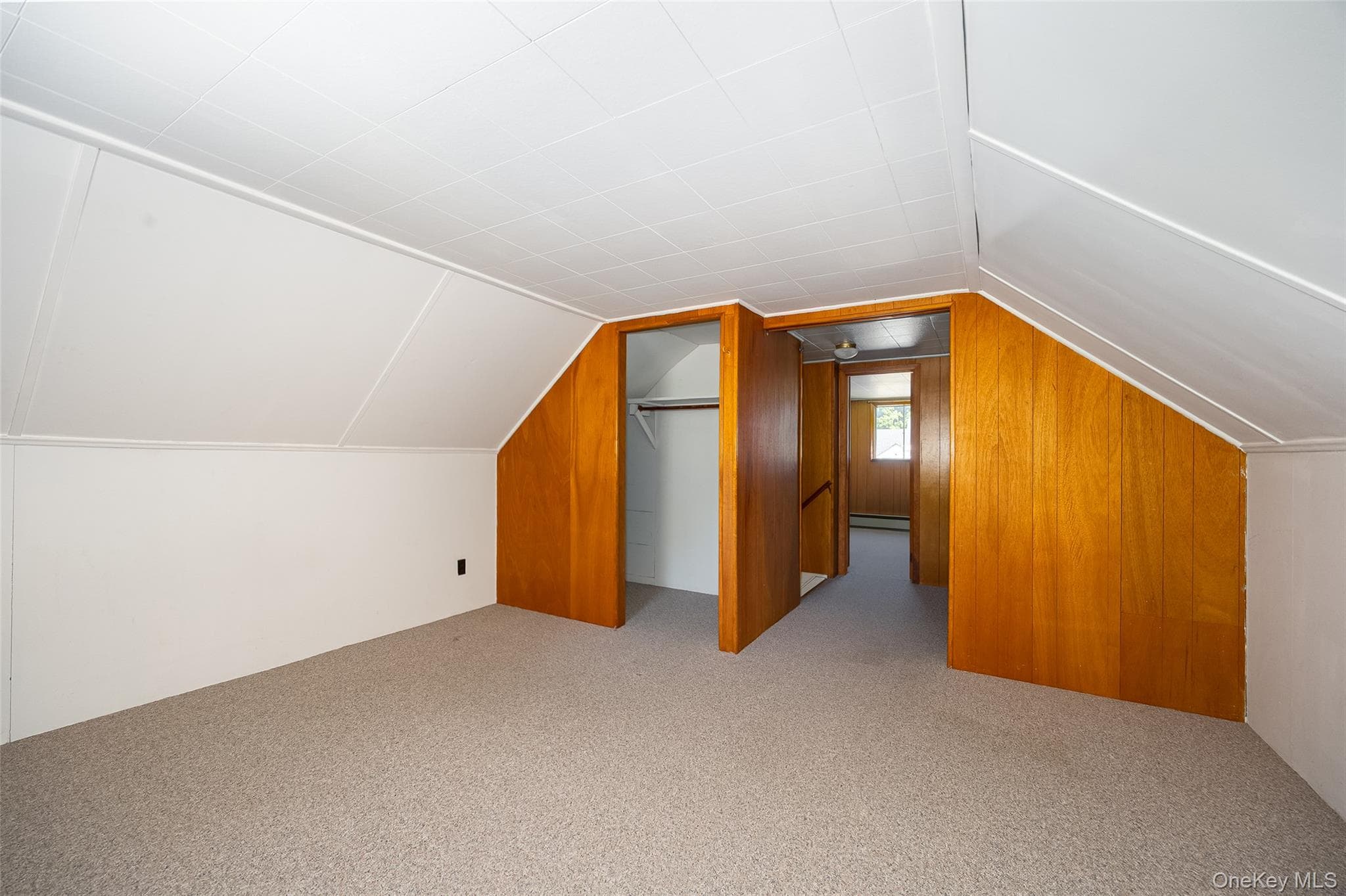 22 Howland Avenue thumbnail 15