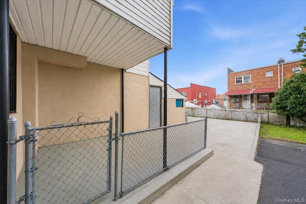 3038 Tiemann Avenue thumbnail 34