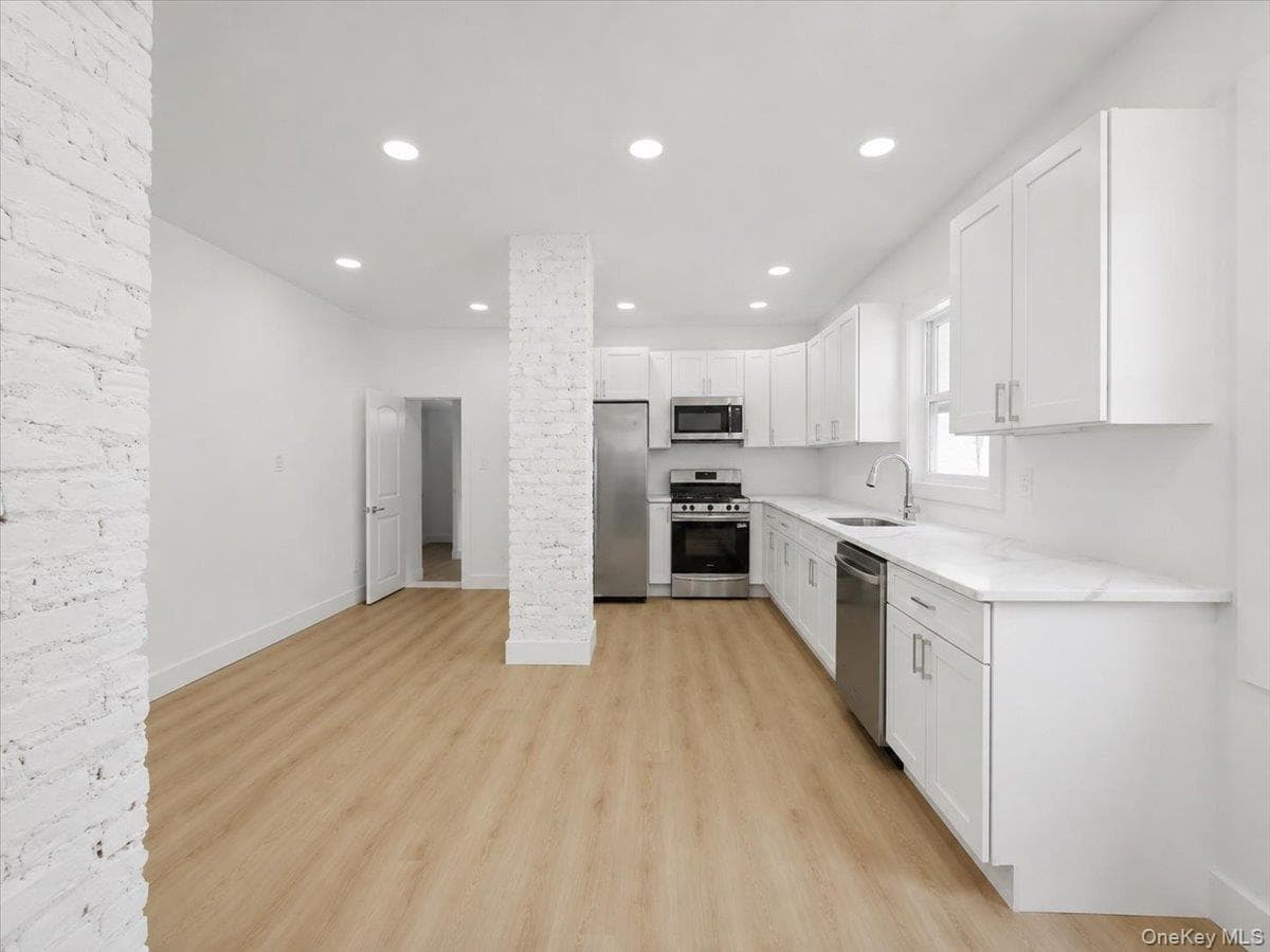 3038 Tiemann Avenue thumbnail 12