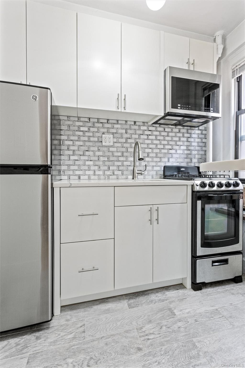 319 E 50 Street Unit: 10L thumbnail 6