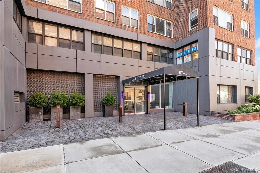 107-40 Queens Boulevard Unit: 12G, Forest Hills