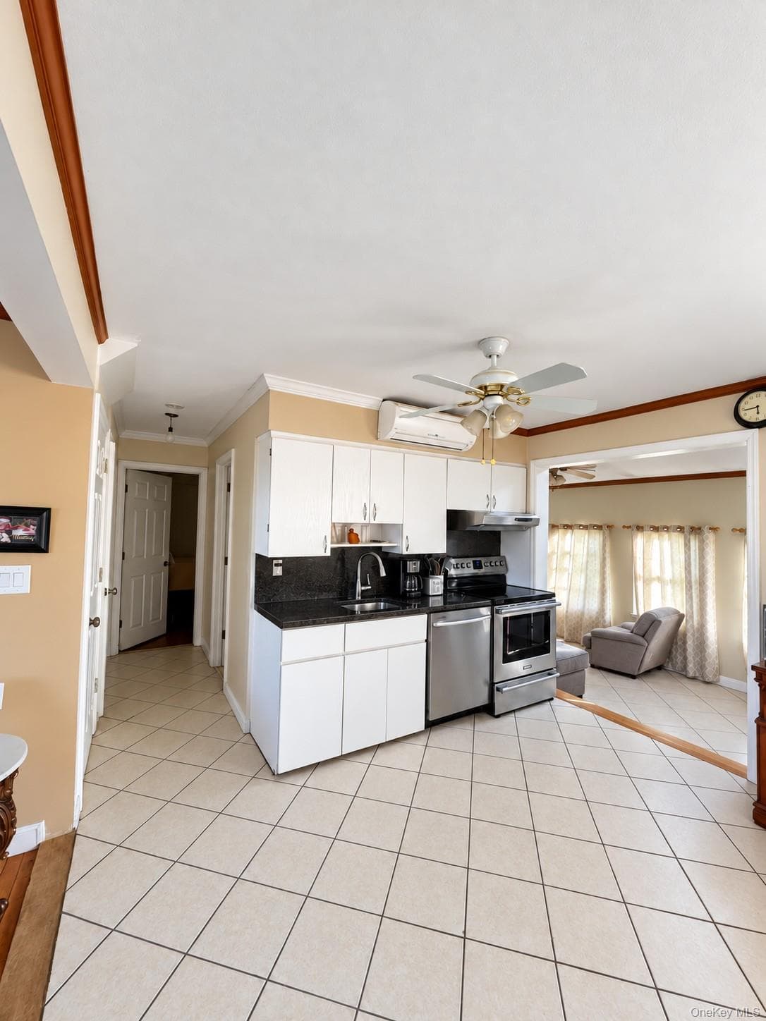 2360 York Street thumbnail 9