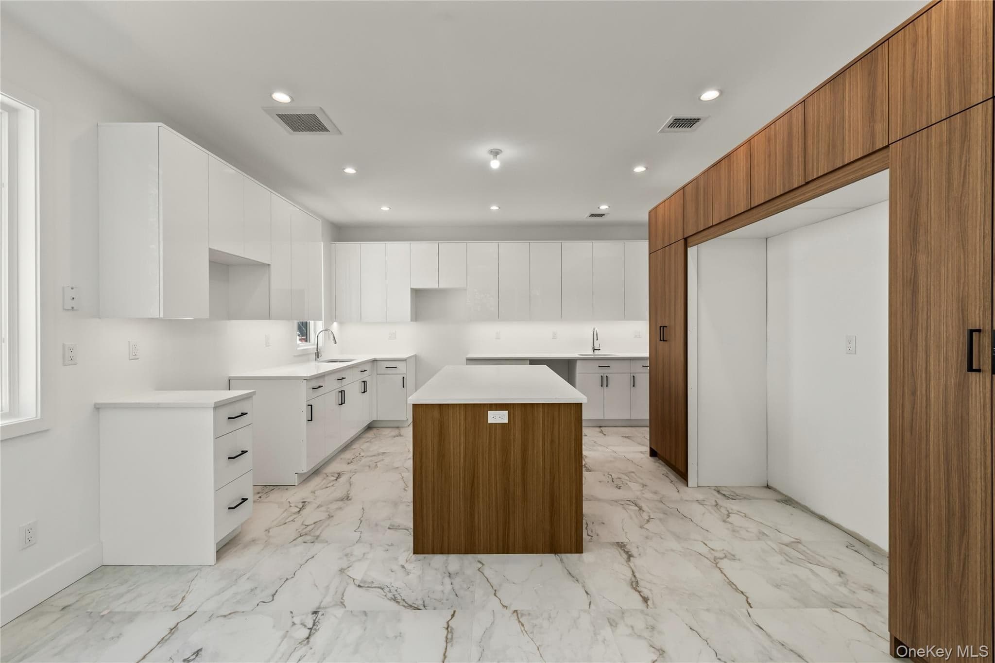 37 Ewing Avenue Unit: 201 thumbnail 18