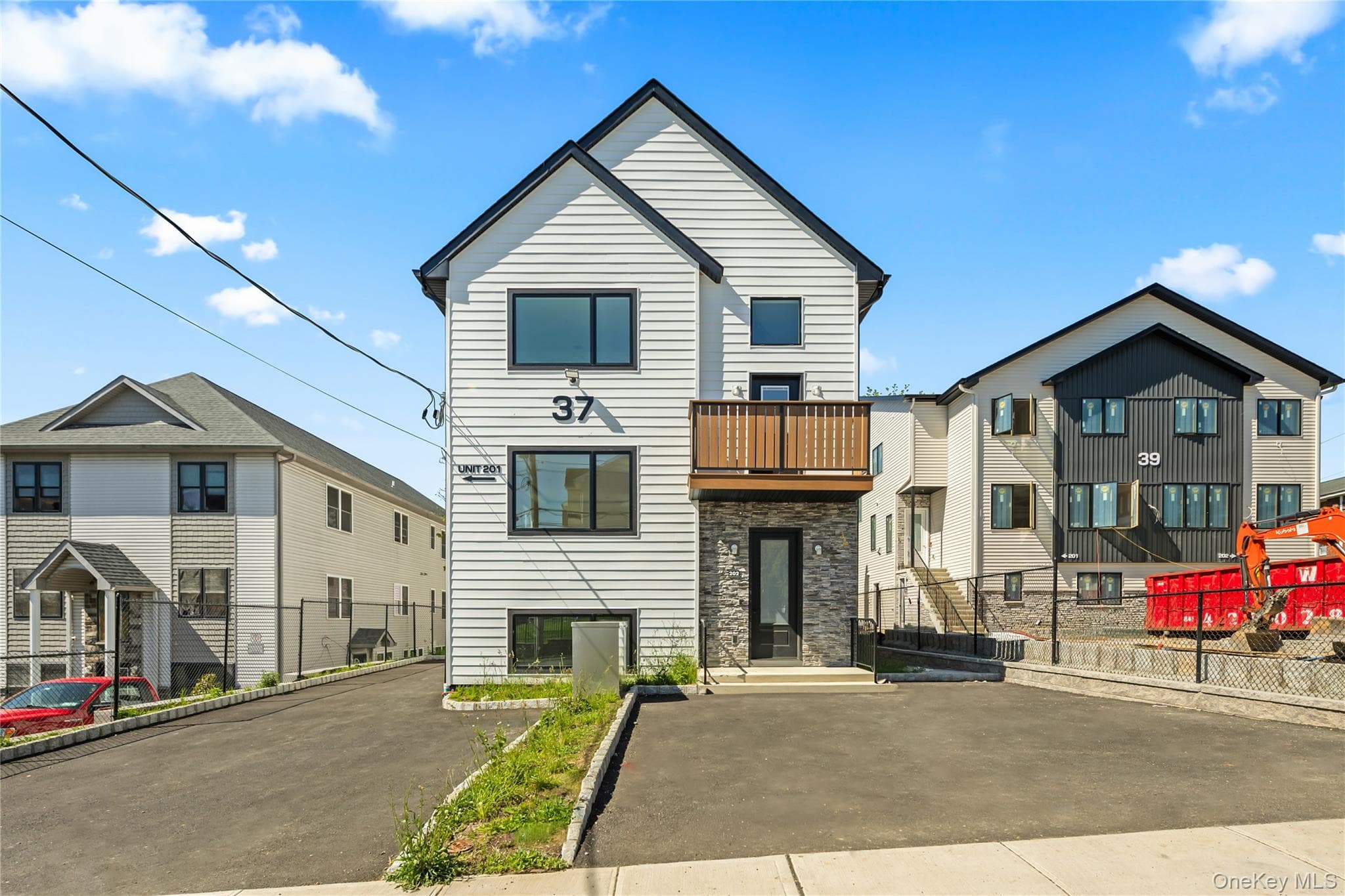 37 Ewing Avenue Unit: 201, Spring Valley
