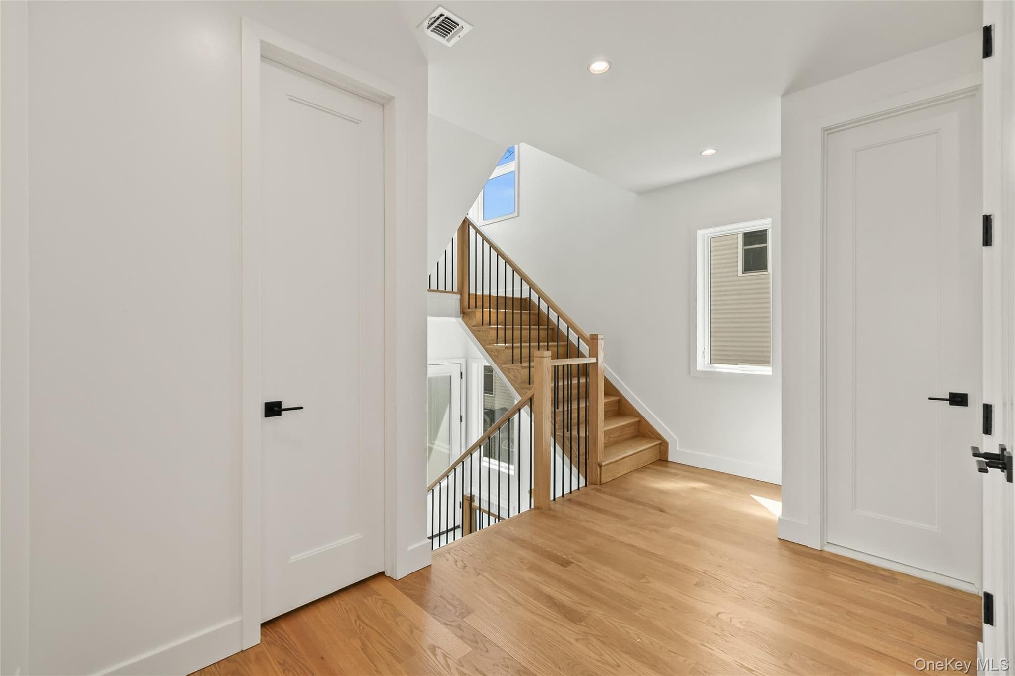 37 Ewing Avenue Unit: 201 thumbnail 11