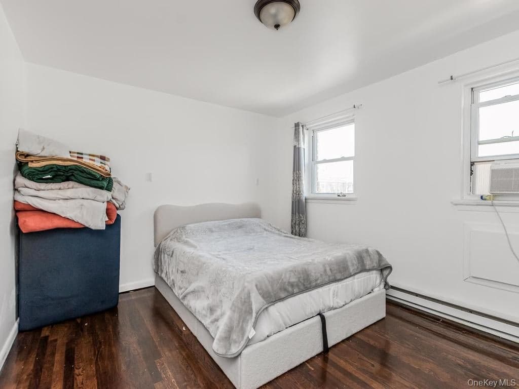 206-208 Balcom Avenue thumbnail 13