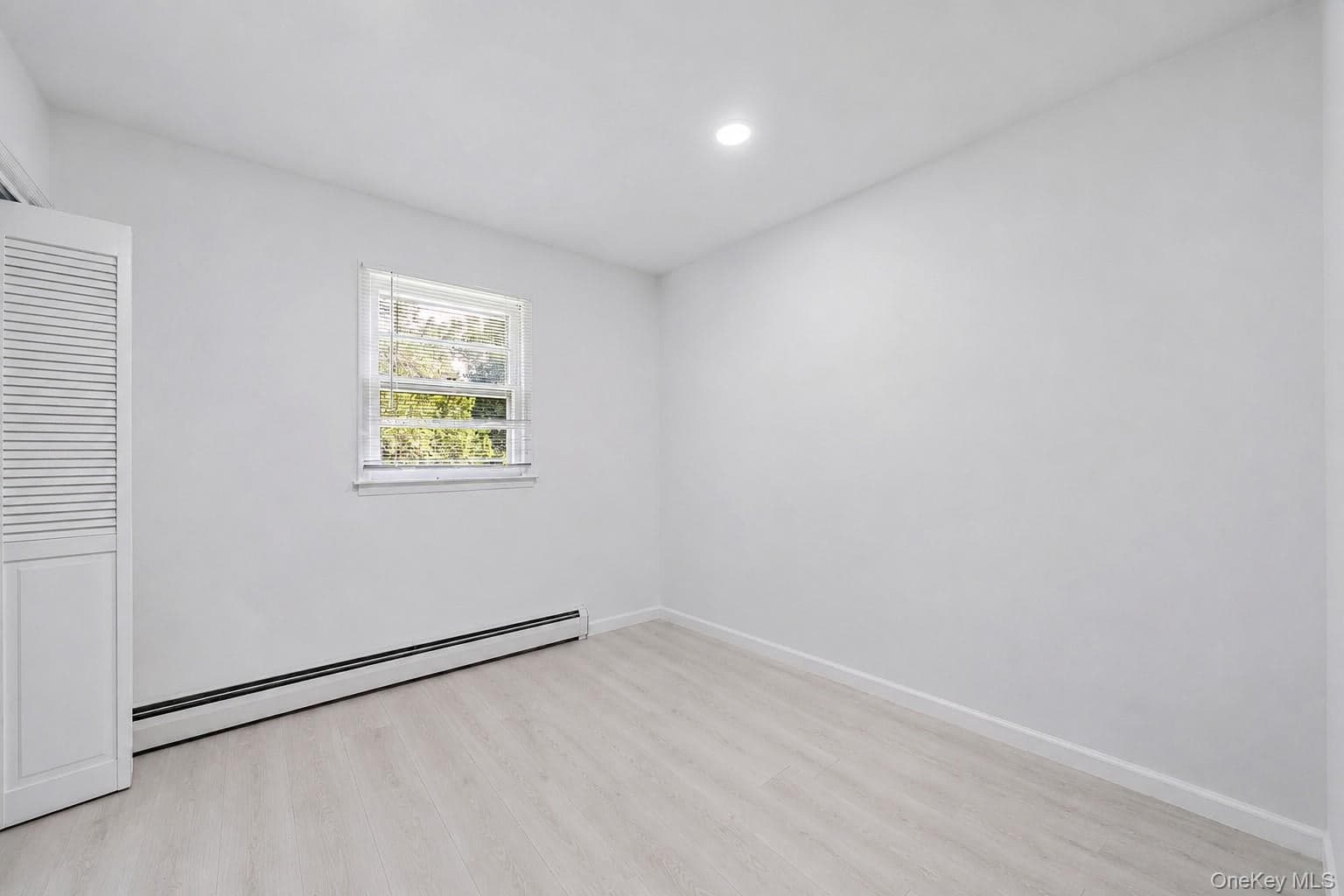 136 Woodhull Road thumbnail 15