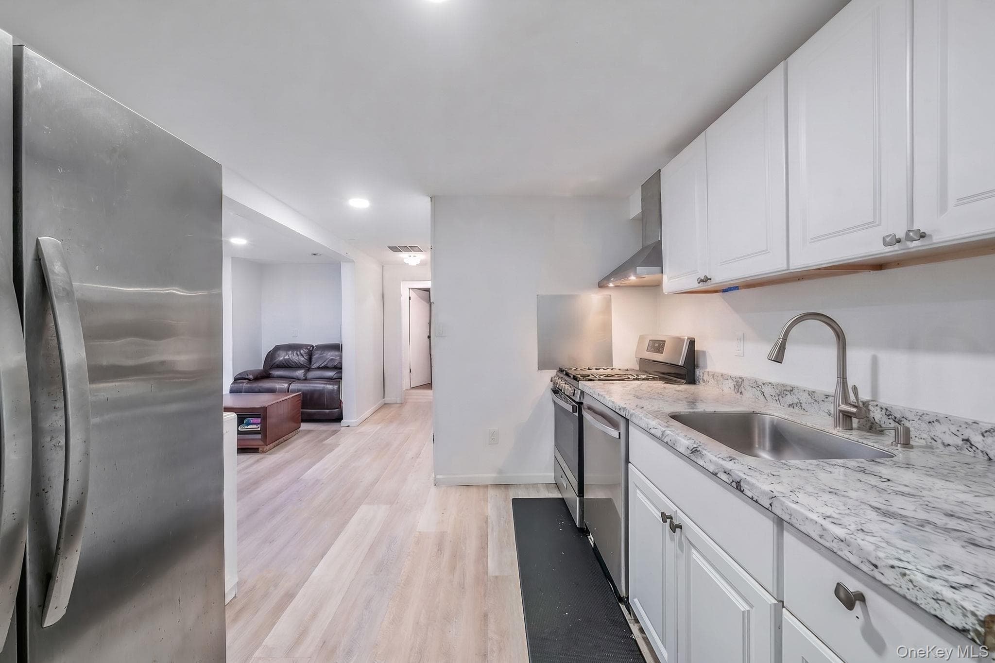 136 Woodhull Road thumbnail 17