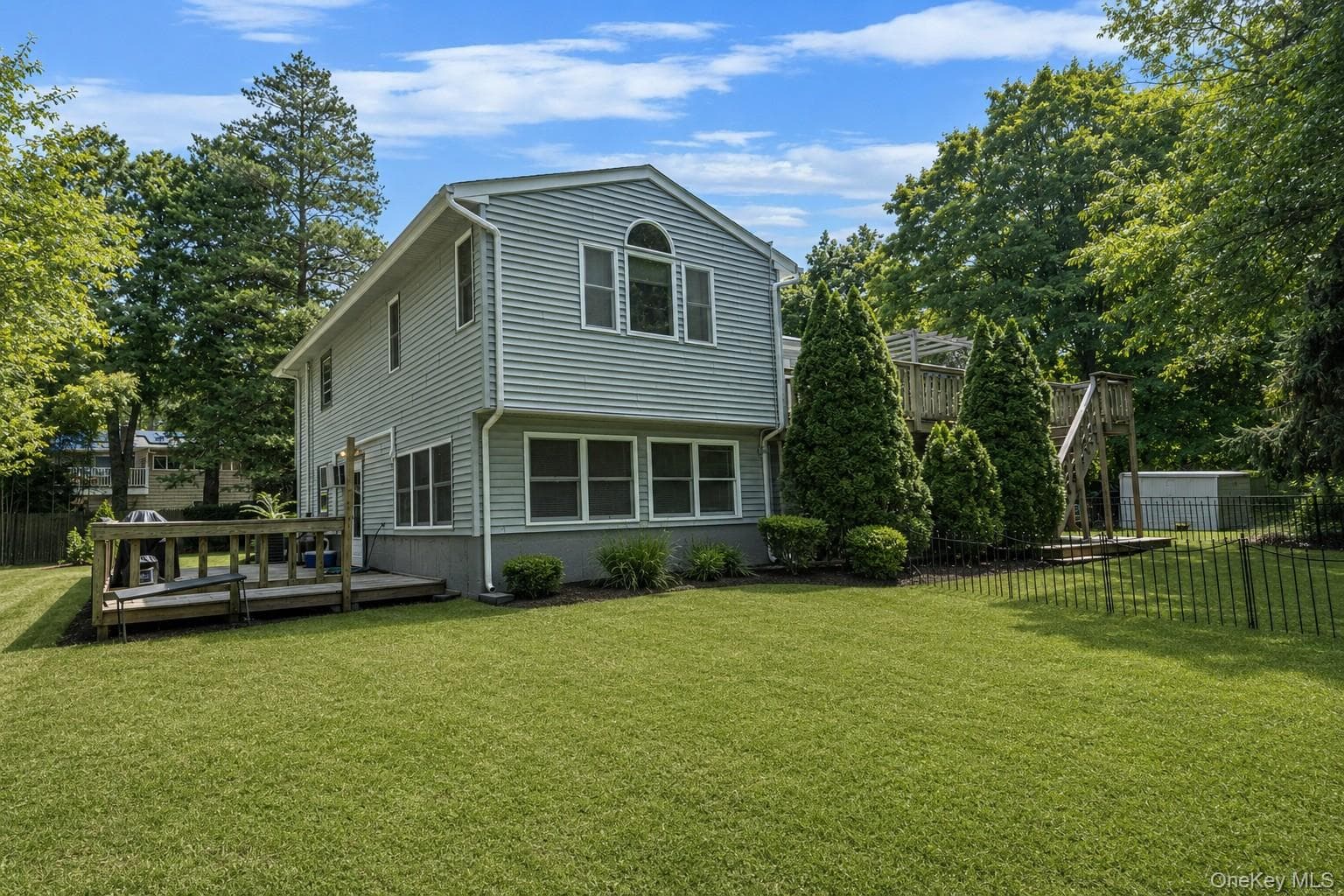136 Woodhull Road thumbnail 25